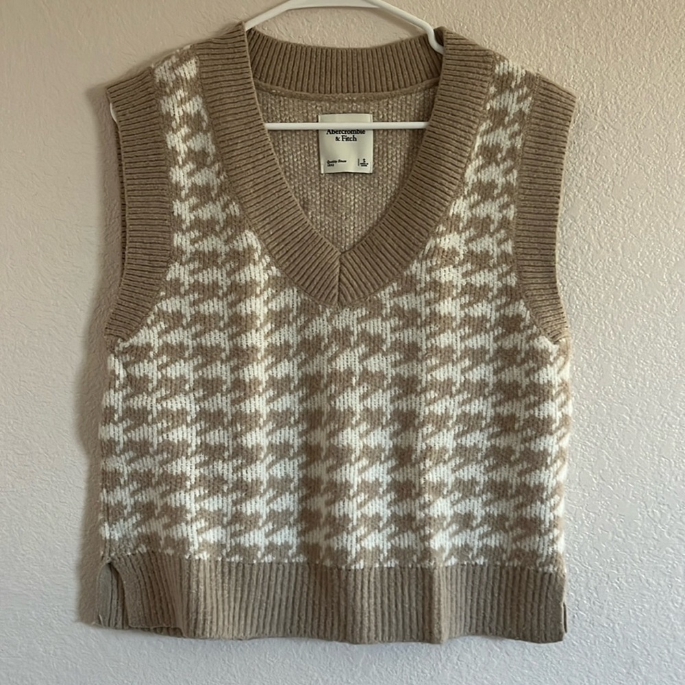 Abercrombie Houndstooth Sweater Vest